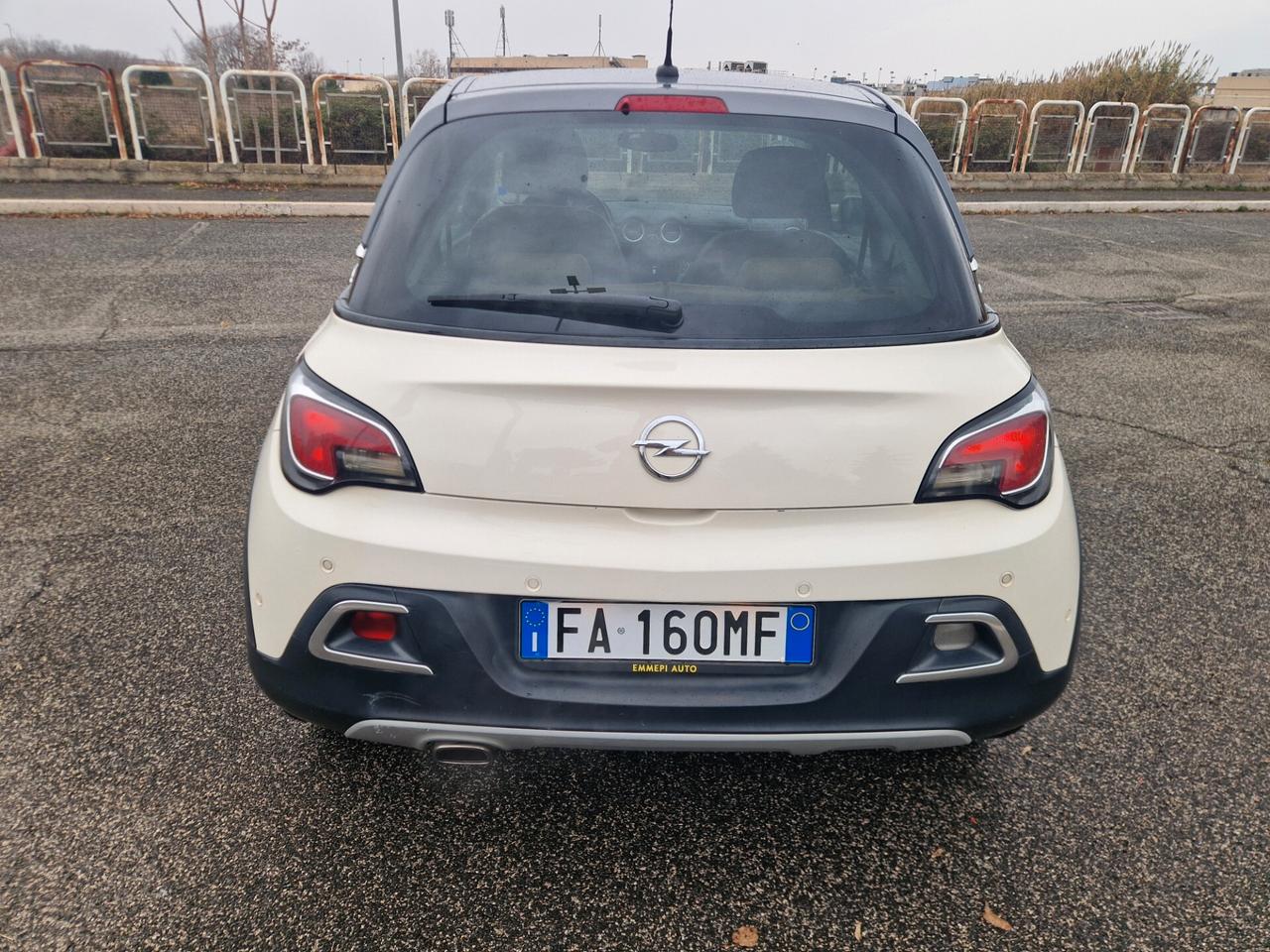 Opel Adam Rocks 1.2 70cv Allestimento particolare