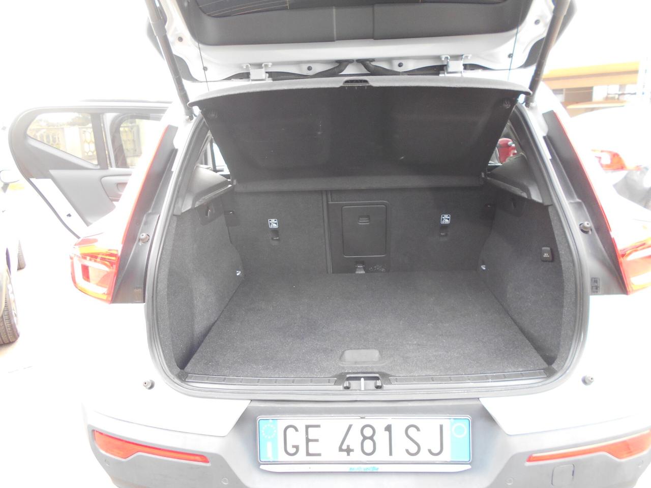 Volvo XC40 T5 Recharge Plug-in Hybrid R-design