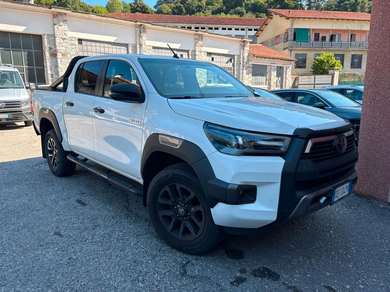 Toyota Hilux 2.4 D-4D A/T 4WD 4 porte Double Cab Invincible