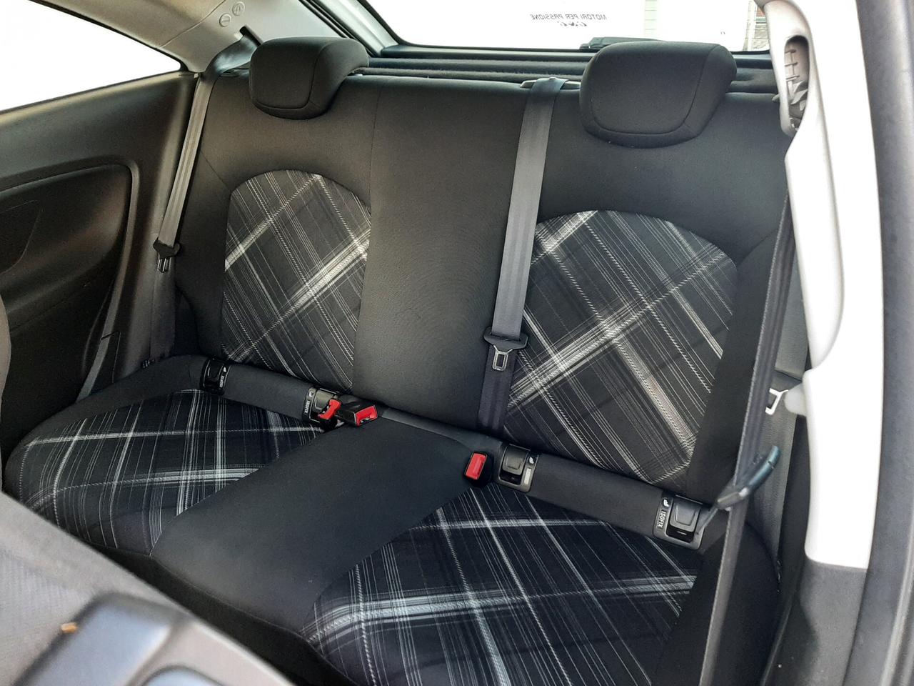 Opel Corsa Coupé 1.4 90cv GPL-Tech b-Color