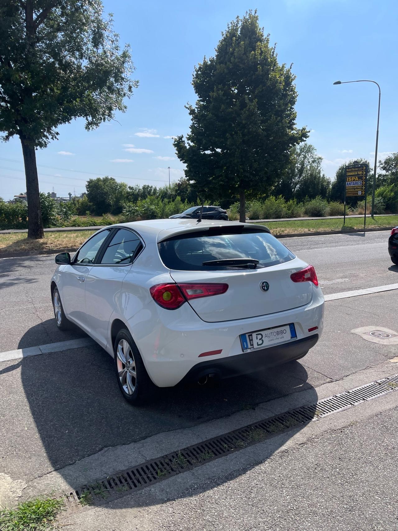 Alfa Romeo Giulietta 1.6 JTDm-2 105 CV Distinctive