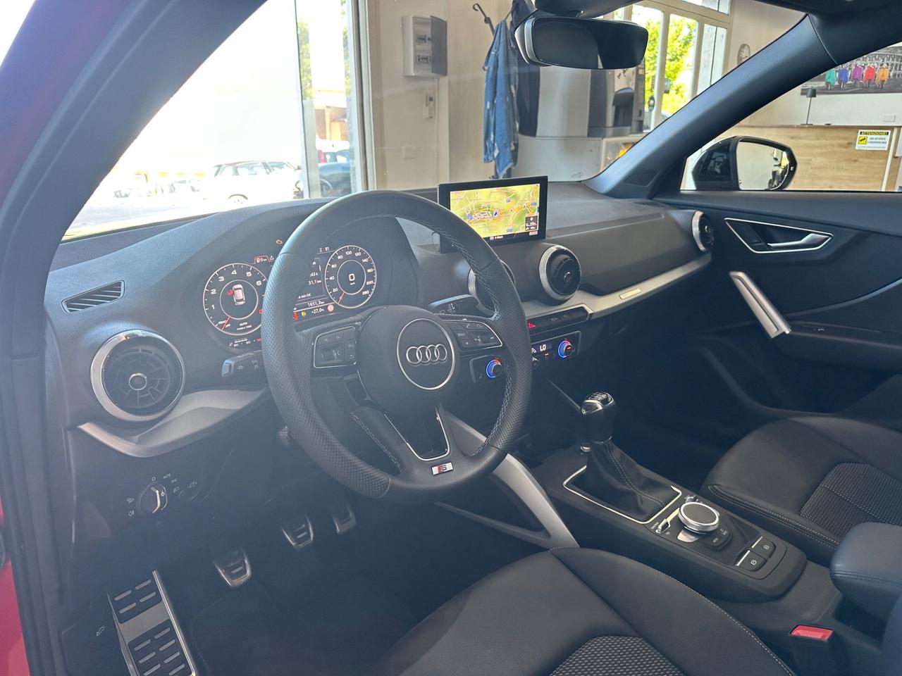 Audi Q2 35 TFSI Identity Black S-Line plus
