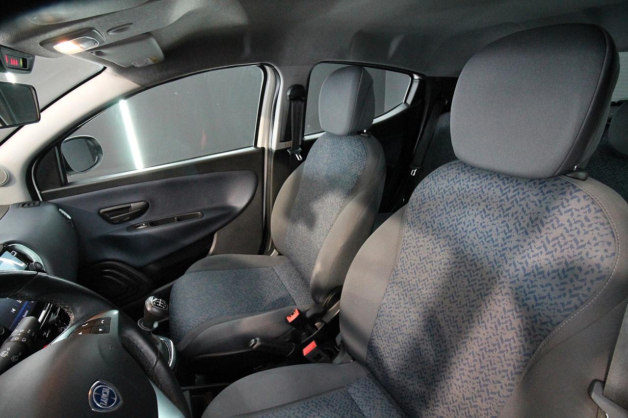 LANCIA YPSILON 1.0 70 CV HYBRID GOLD