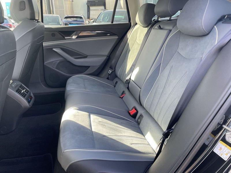 Volkswagen Passat 2.0 TDI 150 CV SCR EVO DSG Business Nuovo Modello
