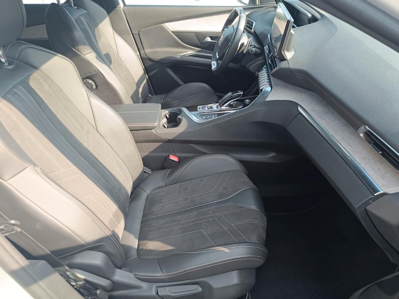 PEUGEOT 3008 1.2 GT PACK EAT8 131 cv -PROMO AGOSTO GA FIN&SAFE-
