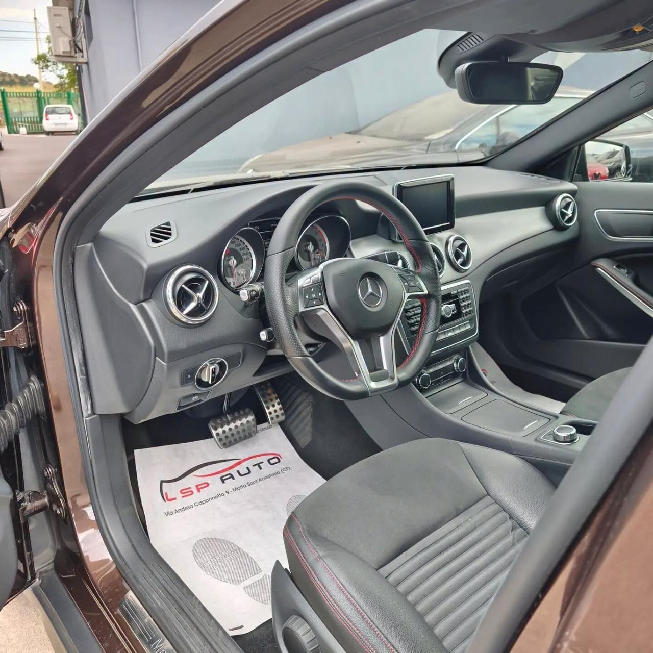 Mercedes-benz GLA 200 4matic PREMIUM AMG NIGHTPACK KM CERTIFICATI