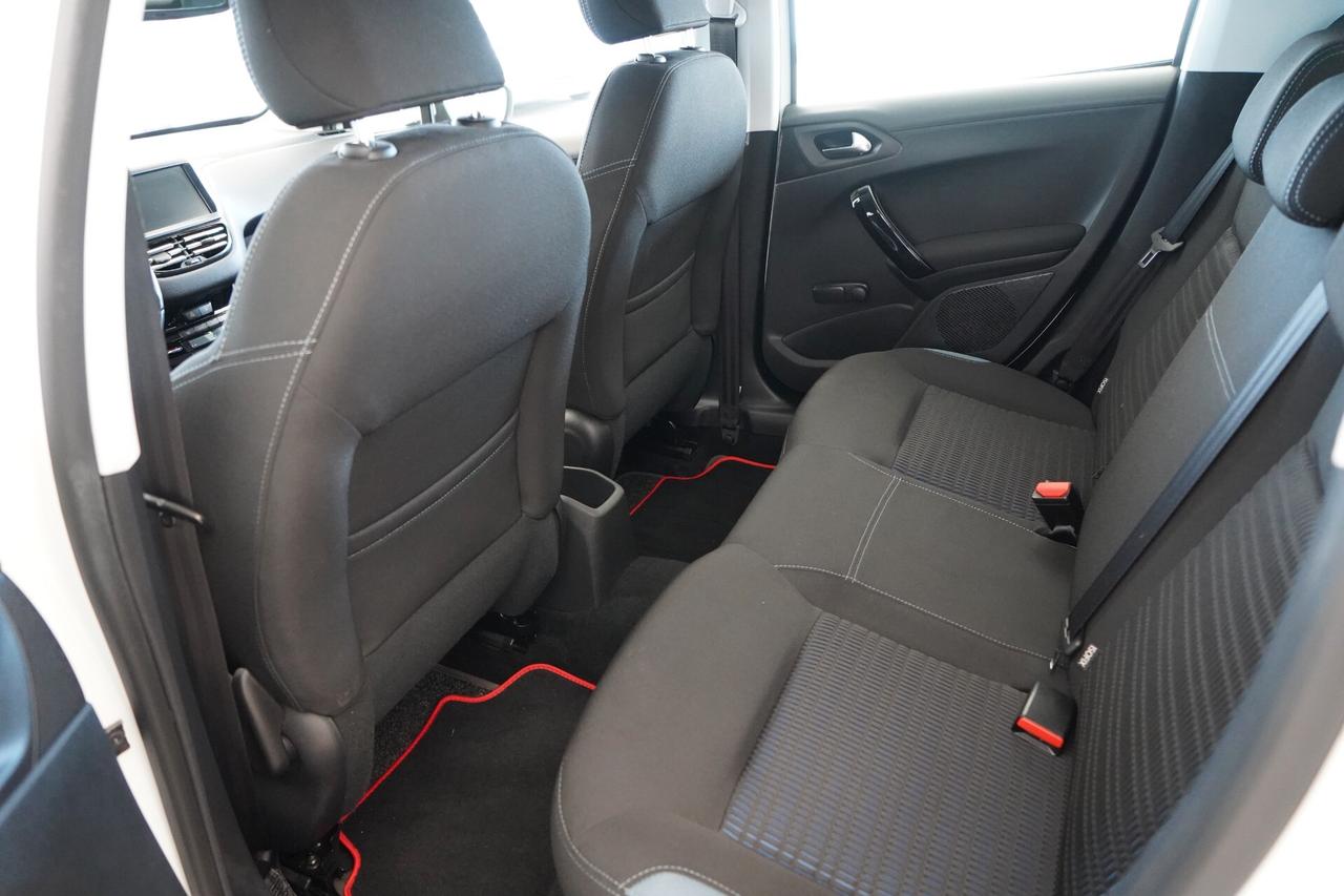 Peugeot 208 1.4 HDi 68 CV 5 porte Allure