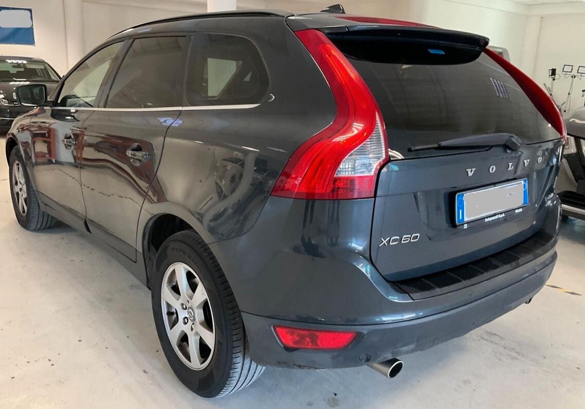 Volvo XC 60 XC60 2.4 D 163 CV AWD Geartronic Kinetic