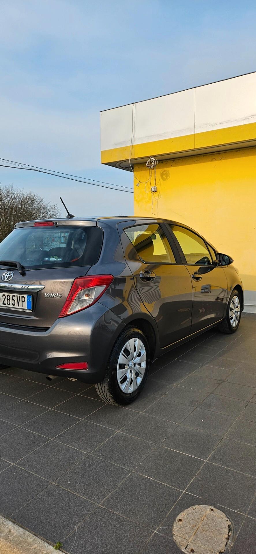Toyota Yaris 1.0 5 porte GPL