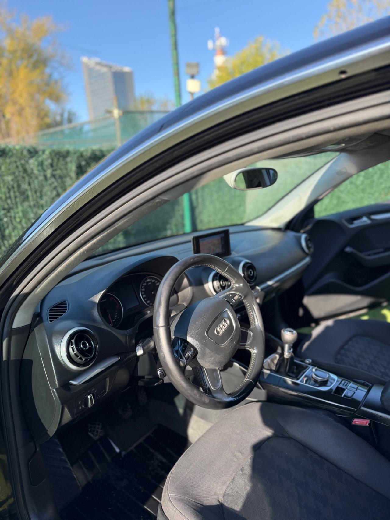 Audi A3 2014 1.6 DIESEL NEOPATENTATI FARI LED NAVI FULL