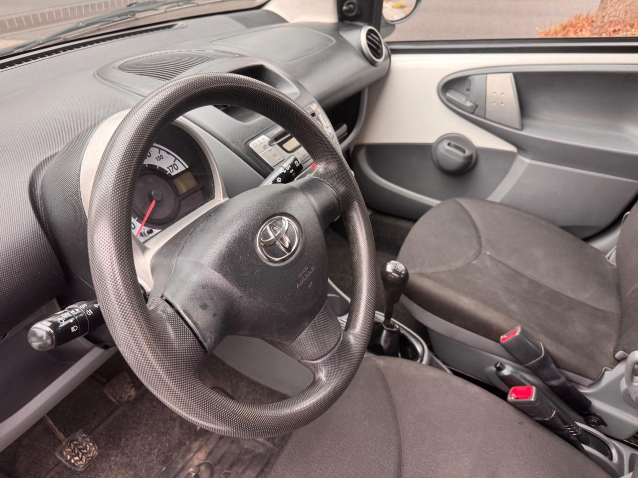 Toyota Aygo 1.0 12V VVT-i 5 porte garanzia 12 mesi