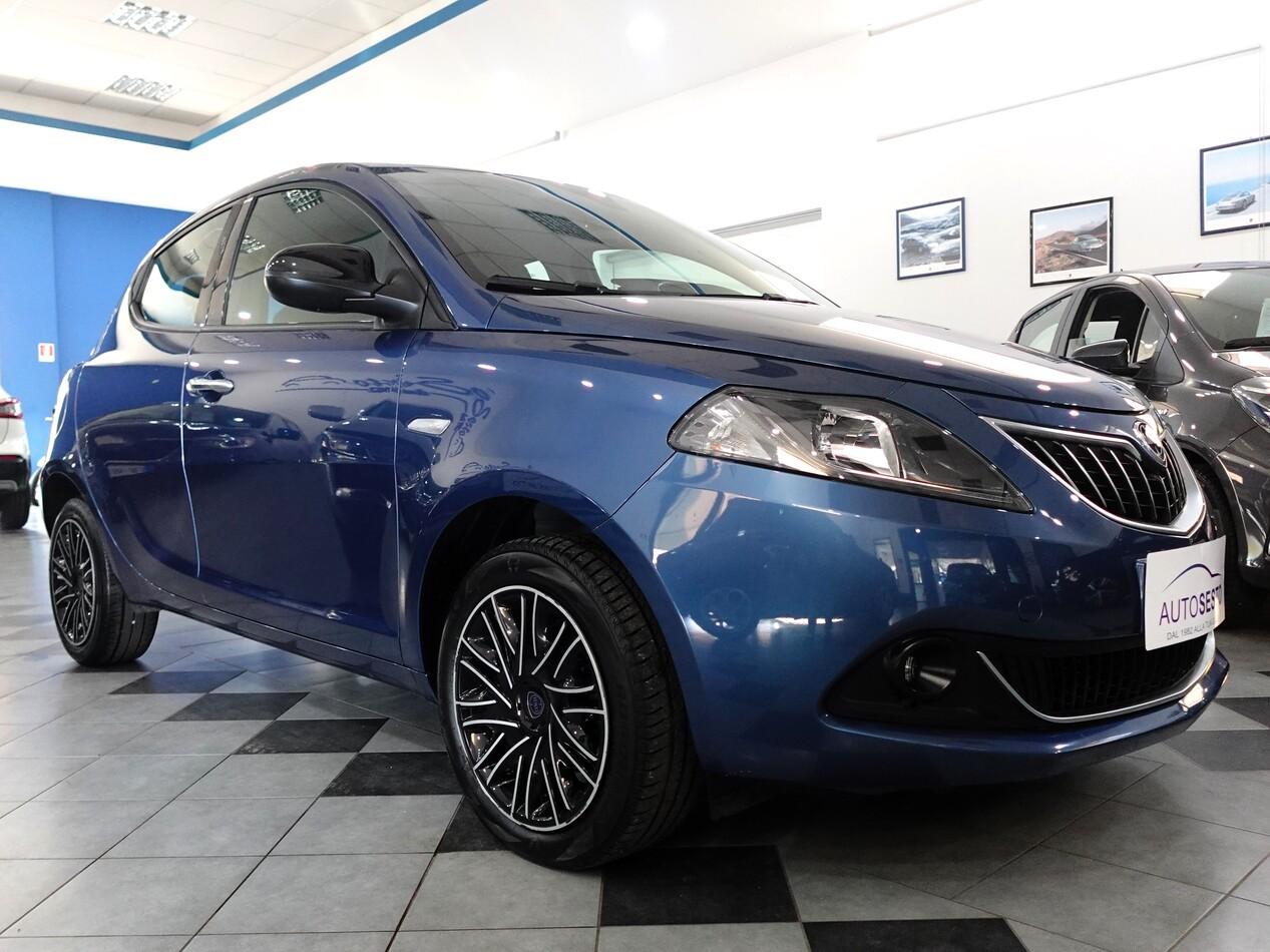 Lancia Ypsilon III 1.0 FIREFLY HYBRID 70 CV GOLD