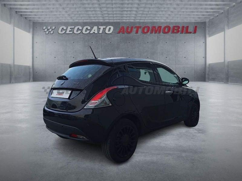 Lancia Ypsilon Ypsilon 1.0 firefly hybrid Silver s&s 70cv 5p.ti