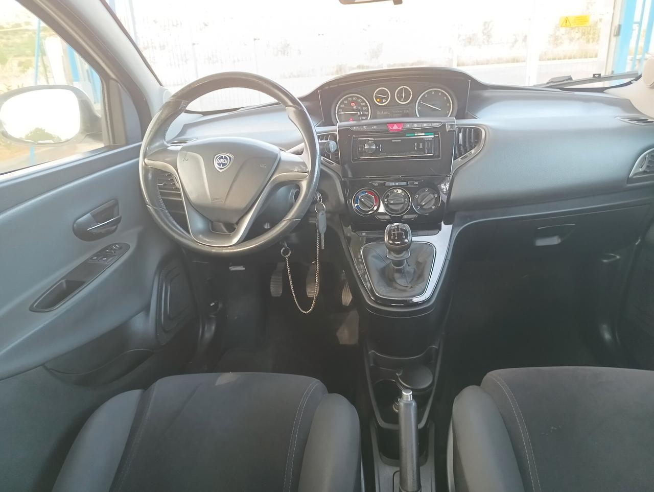 Lancia Ypsilon 1.2 69 CV 5 porte S&S Silver