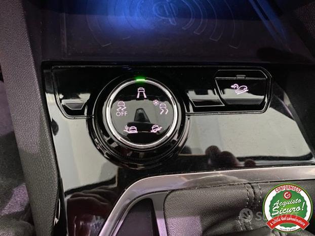 PEUGEOT 5008 BlueHDi 130 Allure Cockpit Tagliand