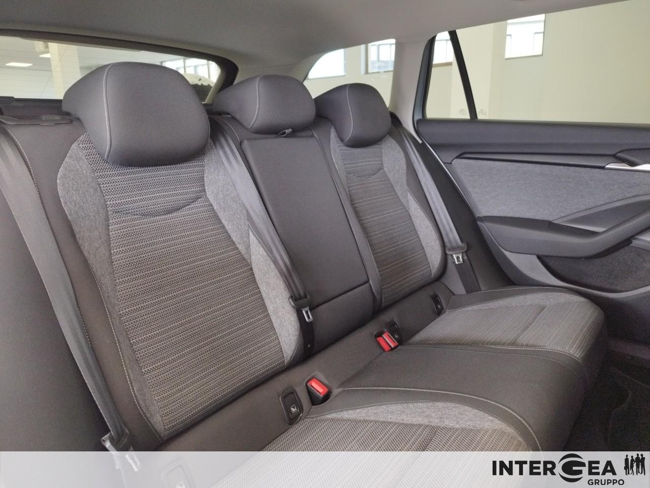 SKODA Superb Wagon 2.0 tdi Selection 150cv dsg
