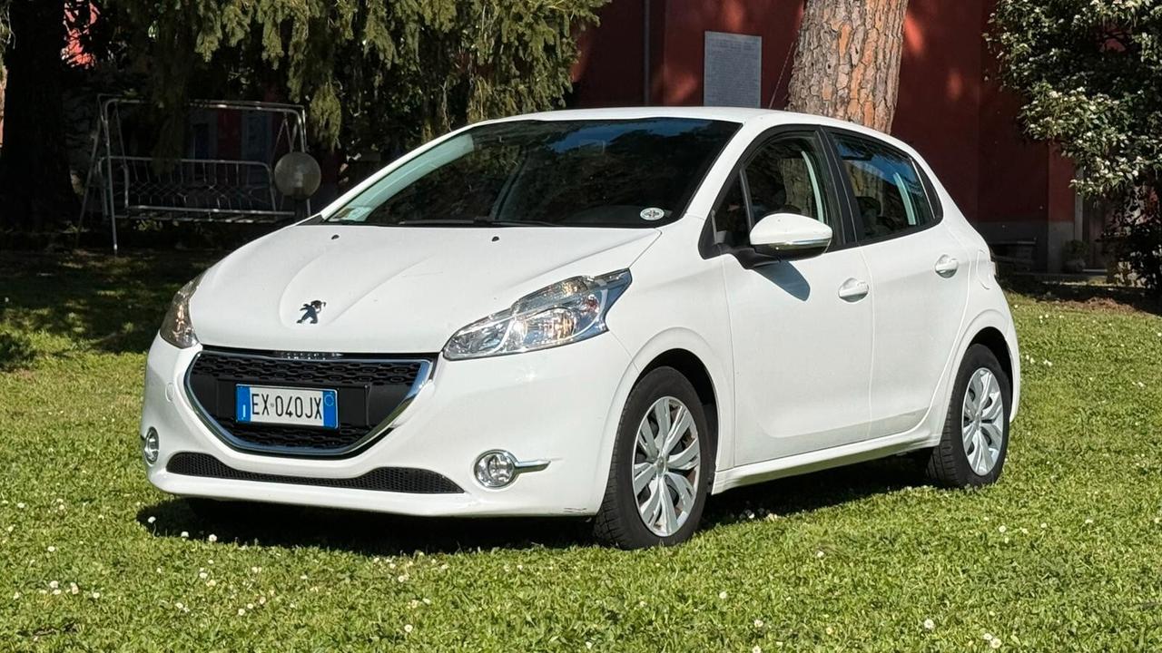 Peugeot 208 PureTech 82 5 porte Allure 2014 NEOP Gpl LEGGI TESTO