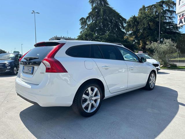 VOLVO V60 D2 Geartronic R-design