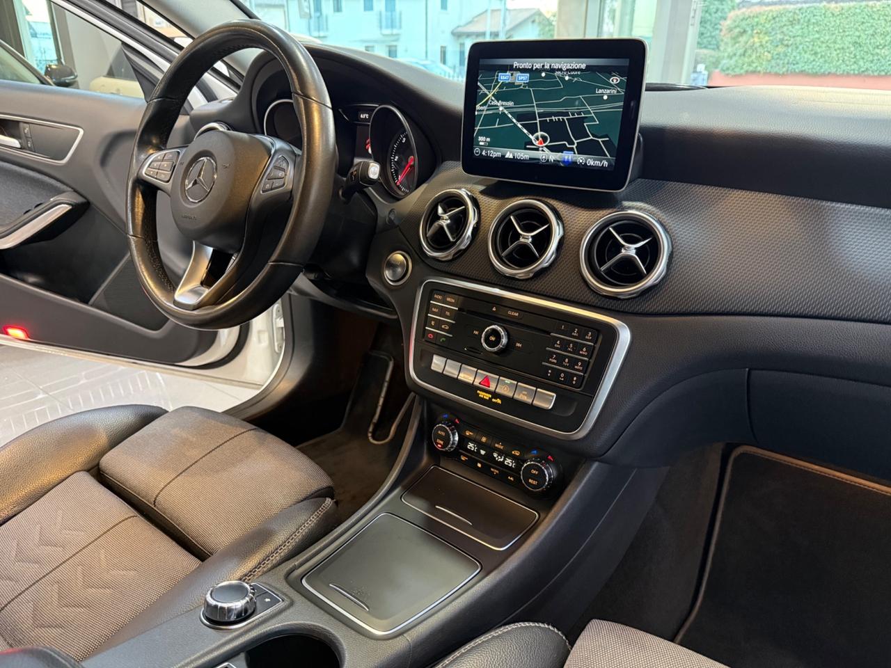 Mercedes-benz GLA 200 d Sport auto !!