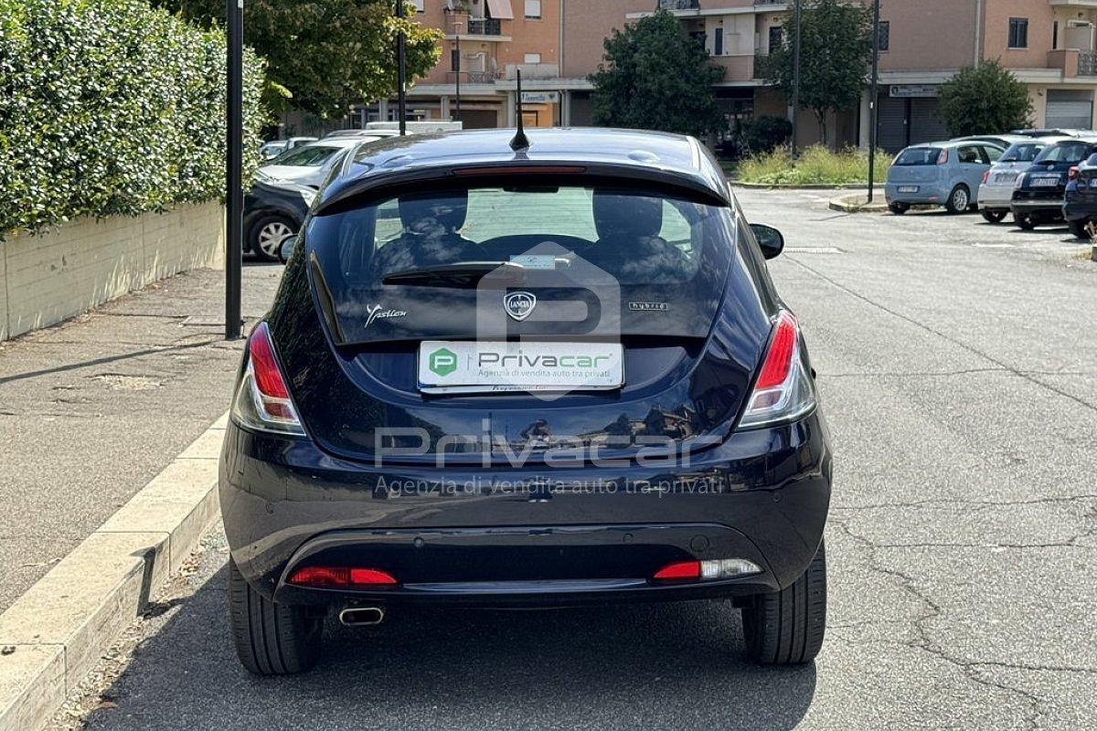 LANCIA Ypsilon 1.0 FireFly 5 porte S&S Hybrid Ecochic Silver