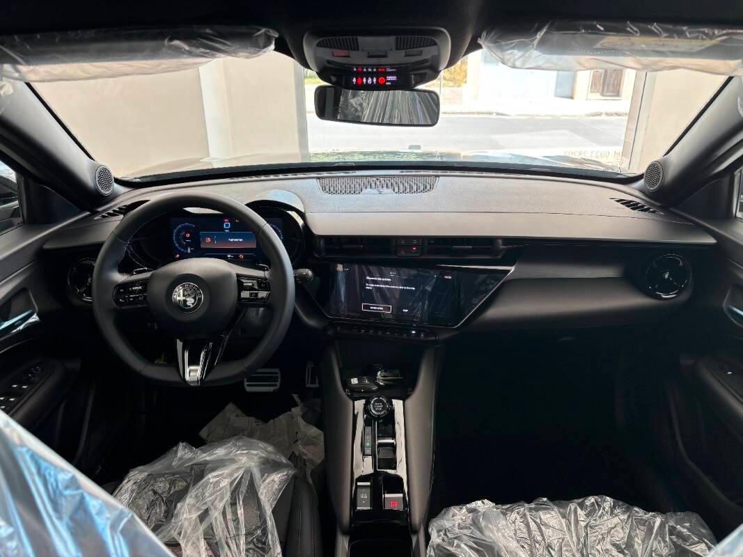 Alfa Romeo Junior 1.2 ibrida Speciale 145cv edct6