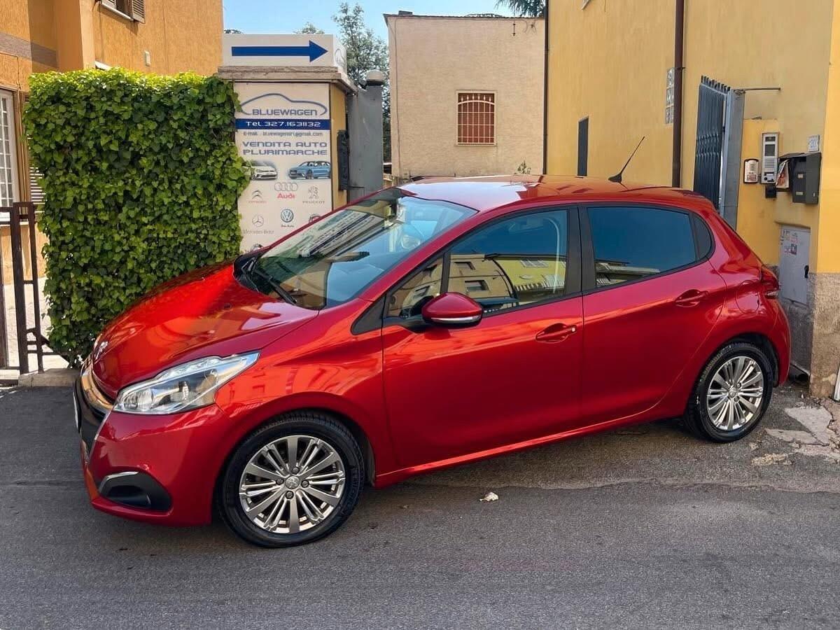 Peugeot 208 PureTech 82CV 5 porte Allure FINANZIABILE E CON SOLI KM 58.000