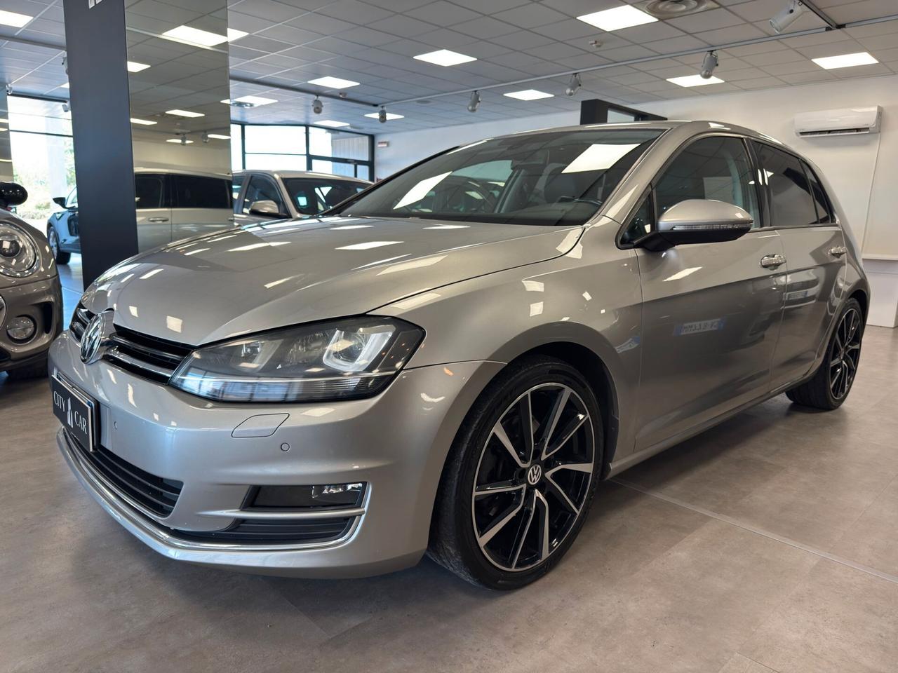Volkswagen Golf VII 2.0 TDI DSG 5p. Highline
