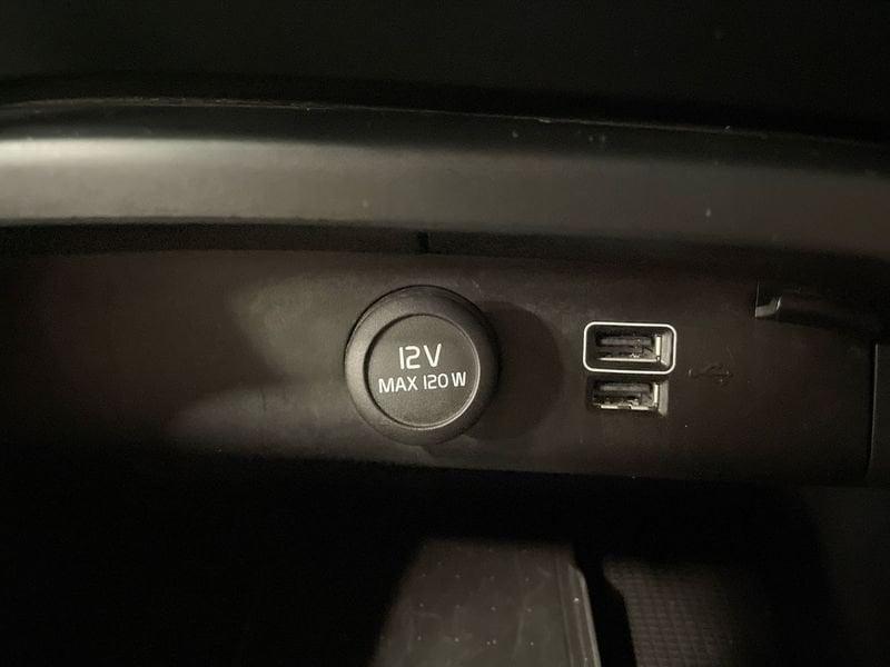 Volvo XC40 1.5 t3 Momentum Pro 163cv my21