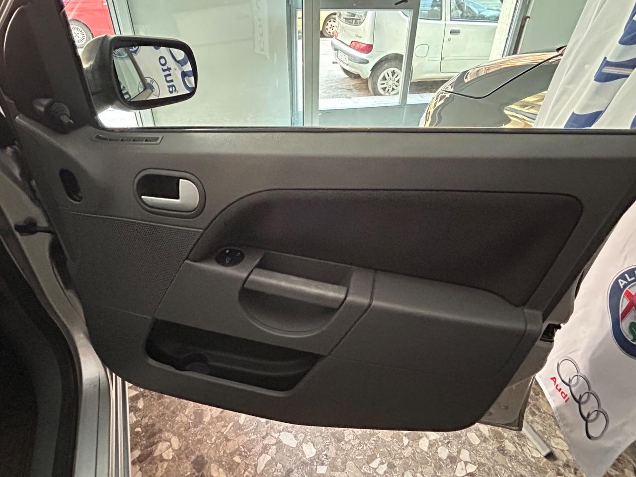 Ford Fiesta 1.4 Benz Servosterzo A/C