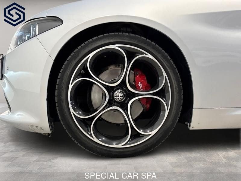 Alfa Romeo Giulia 2.2 t Competizione 160cv auto