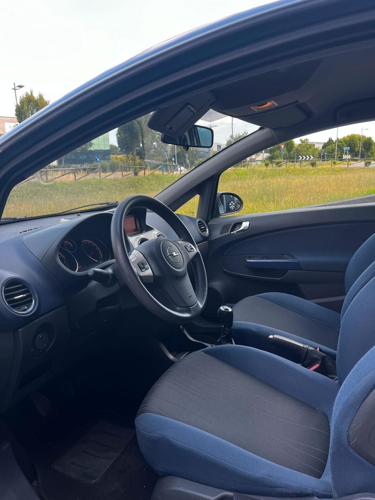 Opel Corsa 1.2 Neopatentati