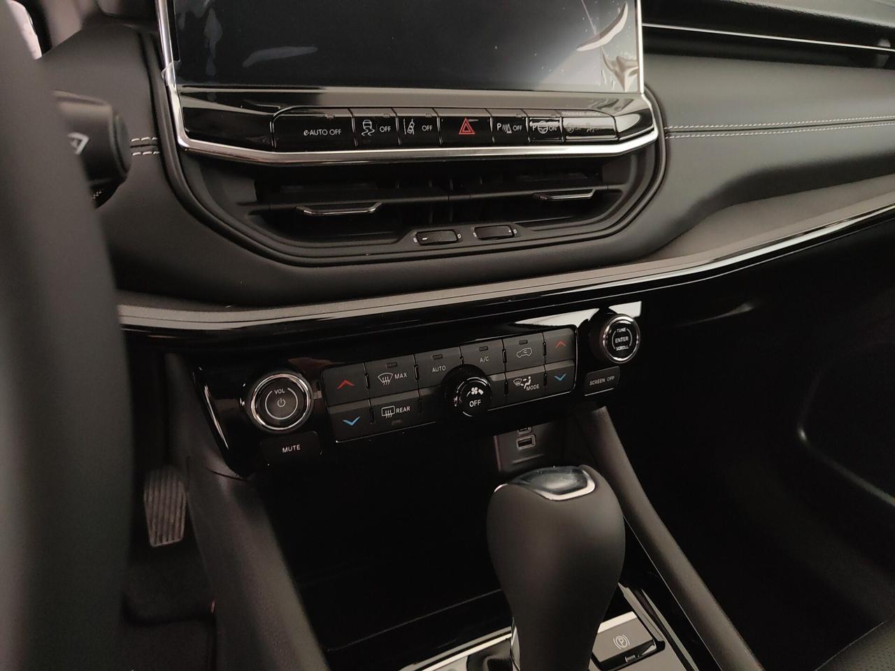 Jeep Compass HYBRID 1.5 TURBO MHEV Summit 130Cv