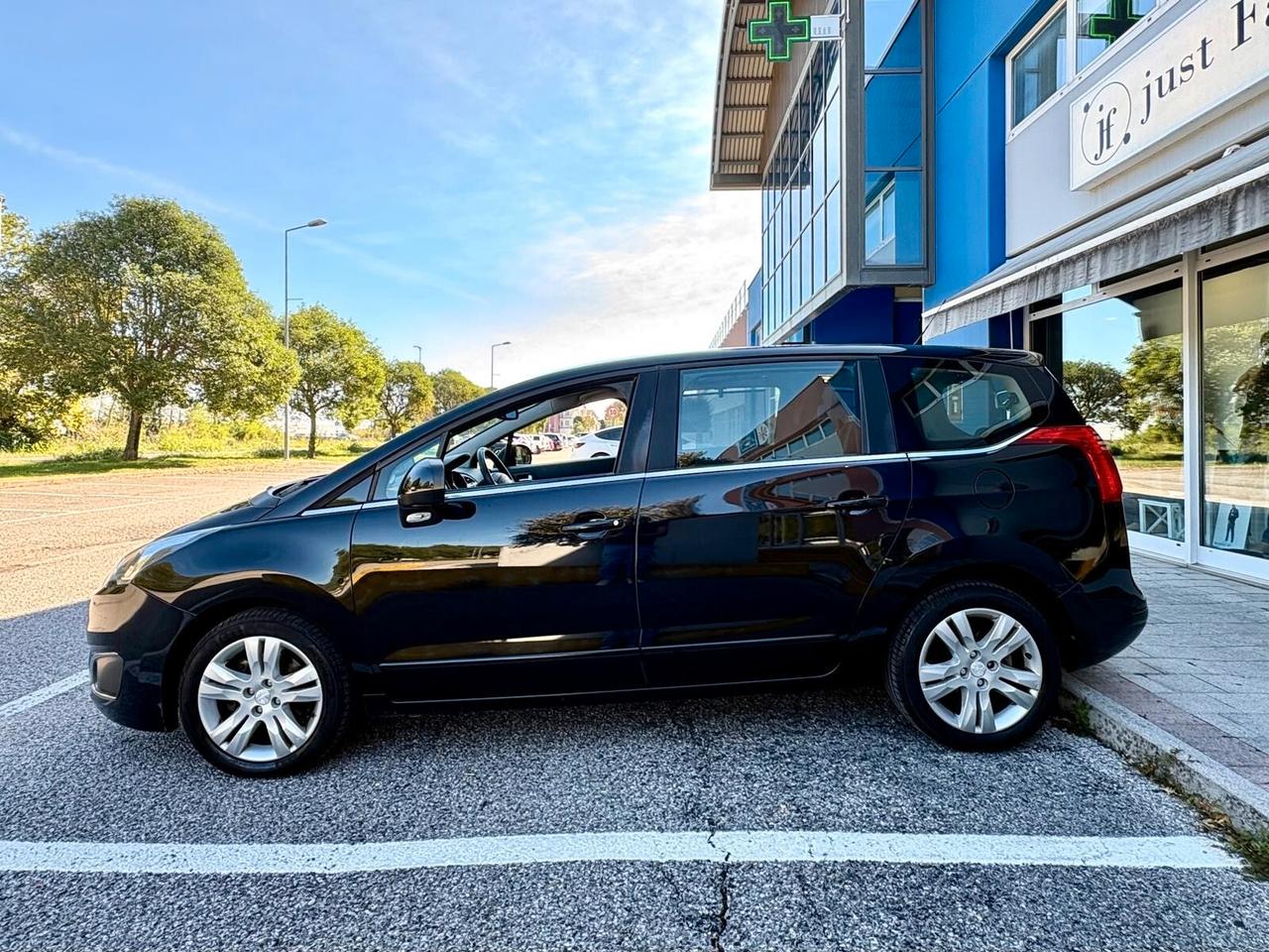 Peugeot 5008 BlueHDi 120 cv Neopatentati