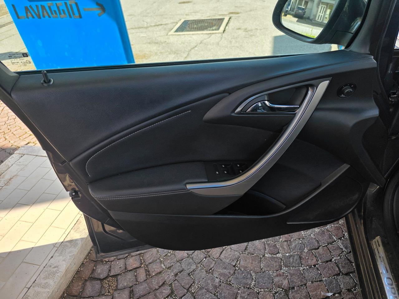 Opel Astra 1.7 CDTI 110CV Sports Tourer Cosmo con 325.000km