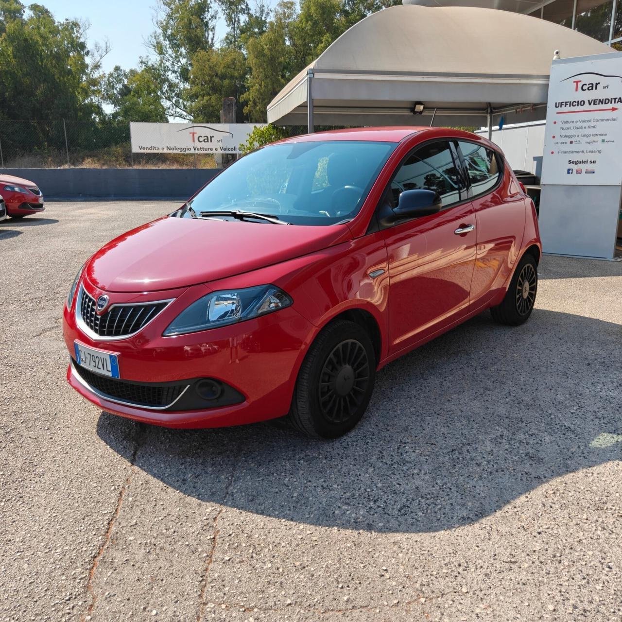Lancia Ypsilon 1.0 Bz 70 Cv Hybrid Silver