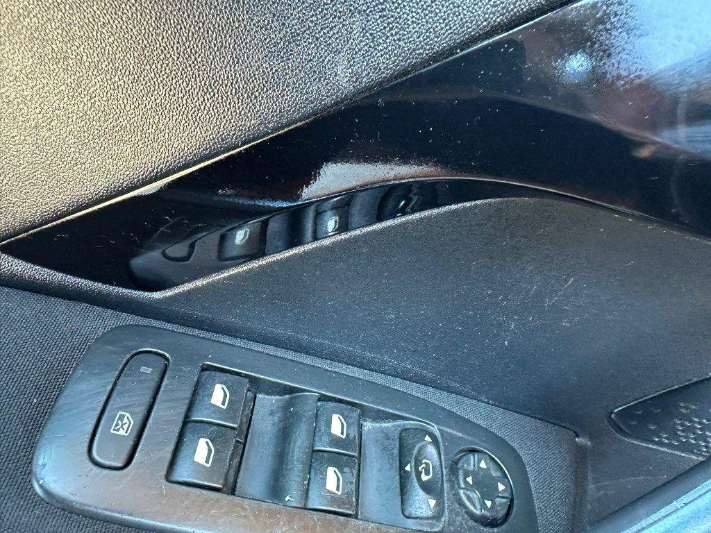 PEUGEOT 208 1.4 8V HDi 68CV 5p. Allure