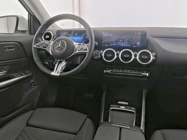 MERCEDES-BENZ GLA 180 Automatic Progressive Advanced