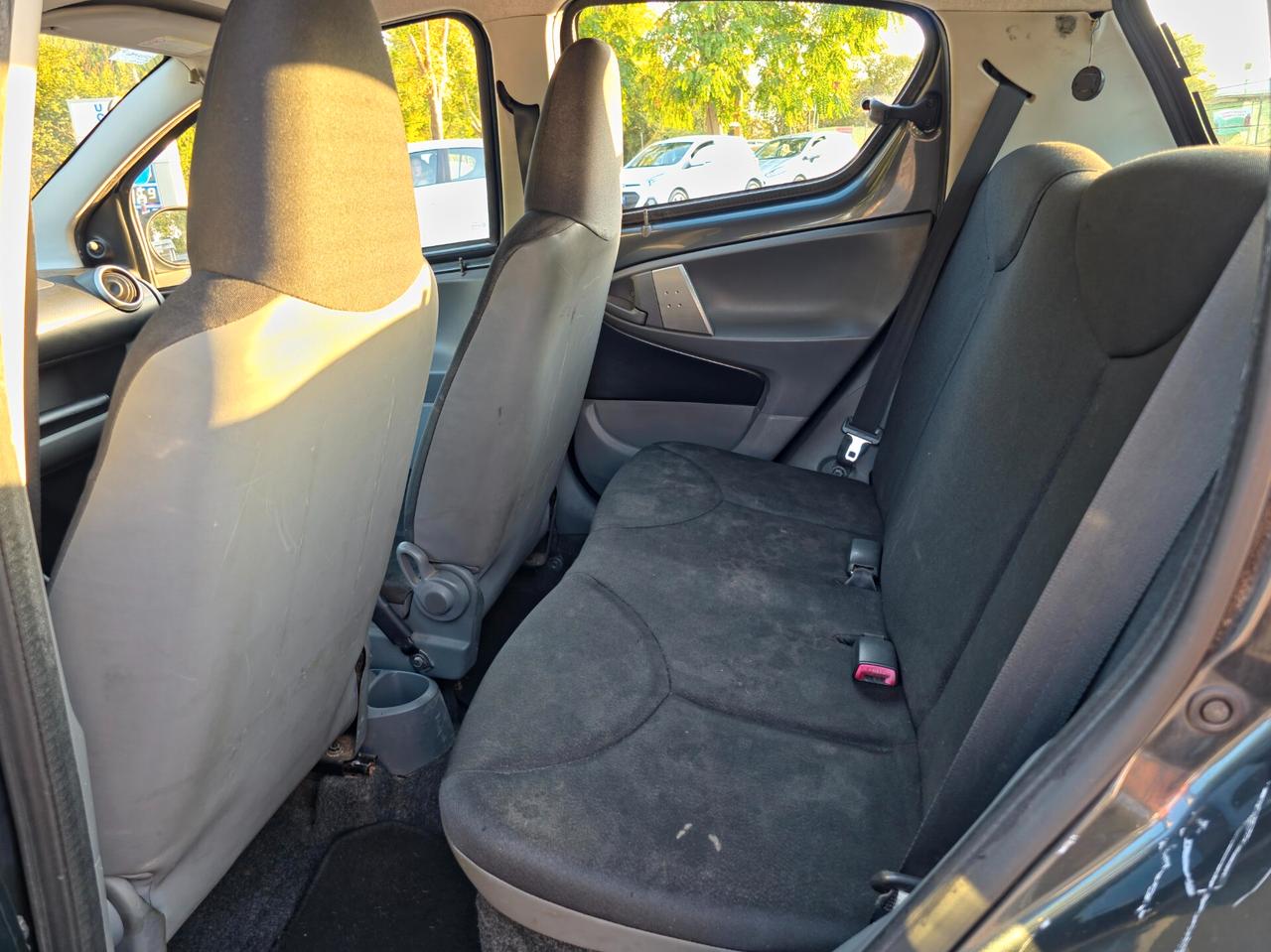 Toyota Aygo 1.0 12V VVT-i 5 porte Deep Ocean Connect E5 Manuale NEO 2012