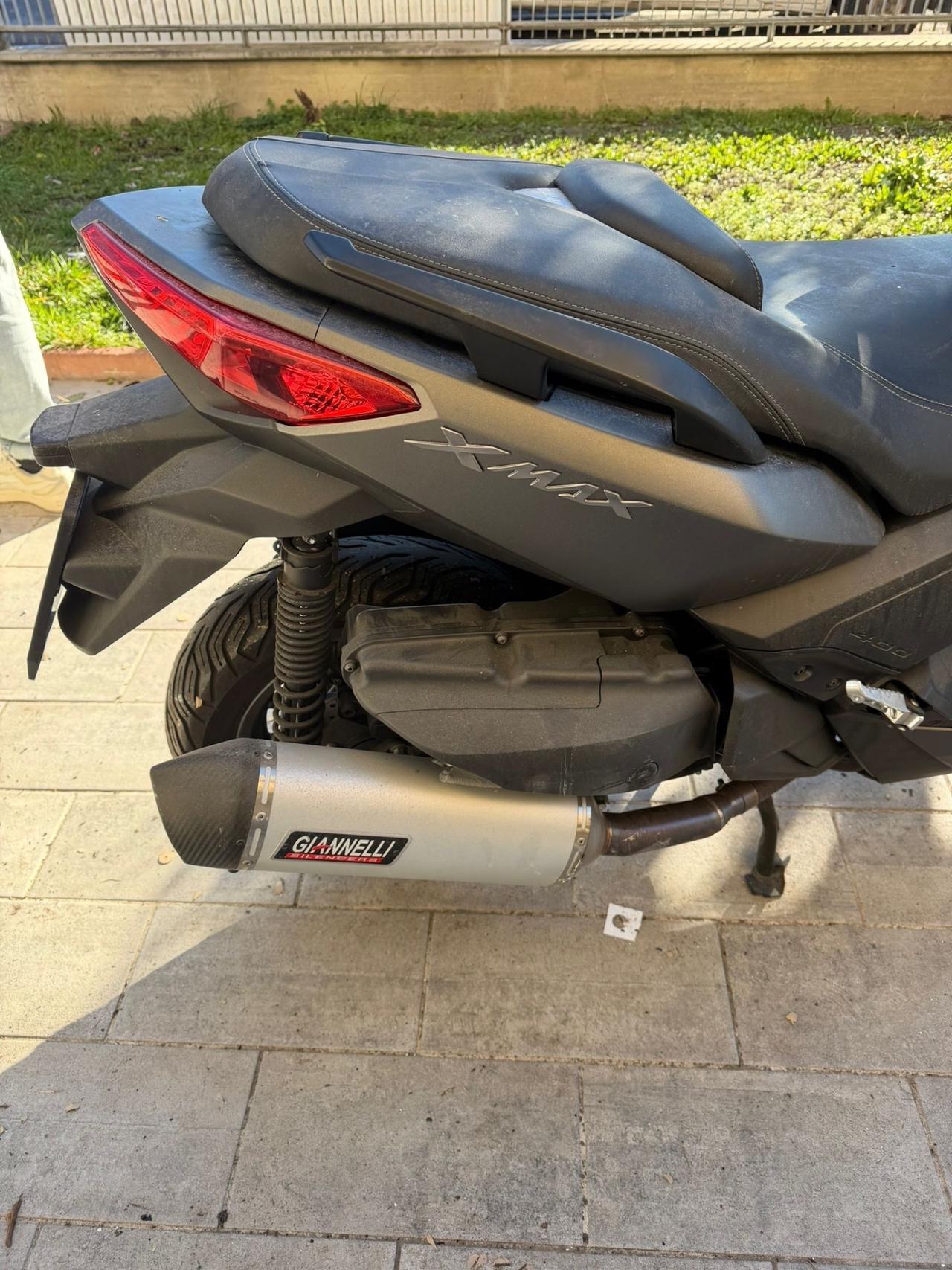 Yamaha X-Max 400
