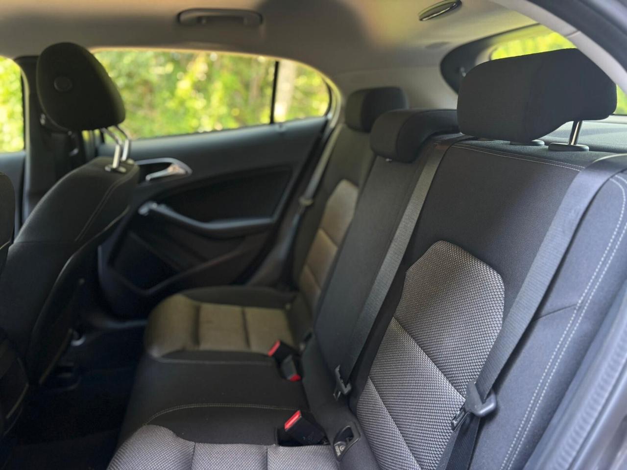 Mercedes-benz GLA 200 180 d Business