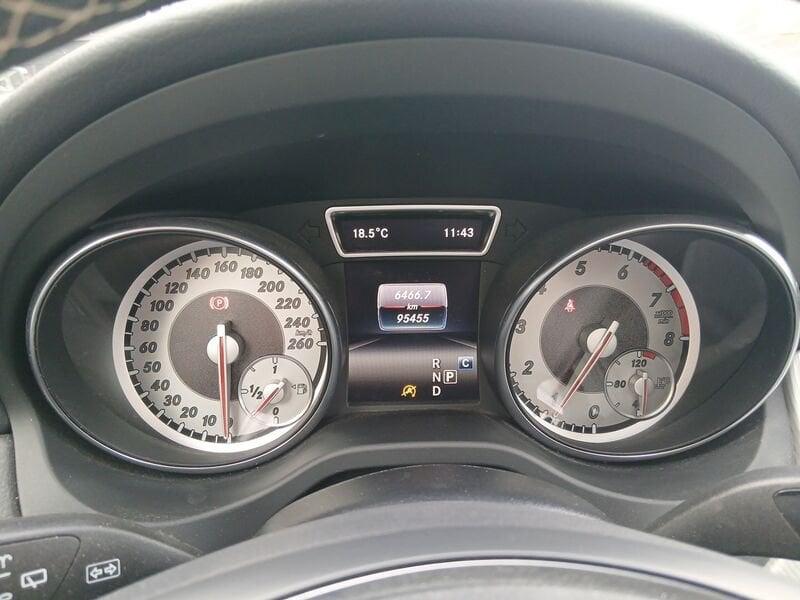 Mercedes-Benz GLA GLA 200 Premium auto