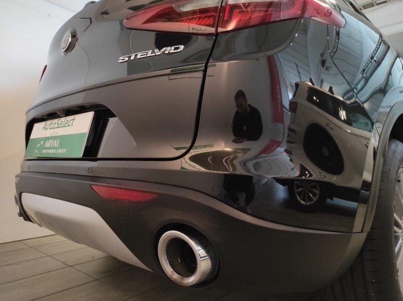 ALFA ROMEO Stelvio - Stelvio 2.2 Turbodiesel 210 CV AT8 Q4 Executive