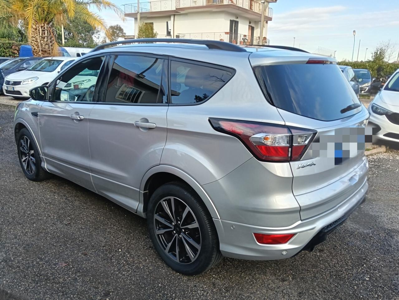 Ford Kuga 1.5 TDCI 120 CV S&S 2WD ST-Line