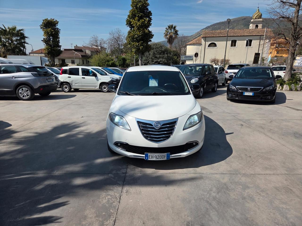 Lancia Ypsilon 1.2 69 CV 5 porte S&S Silver