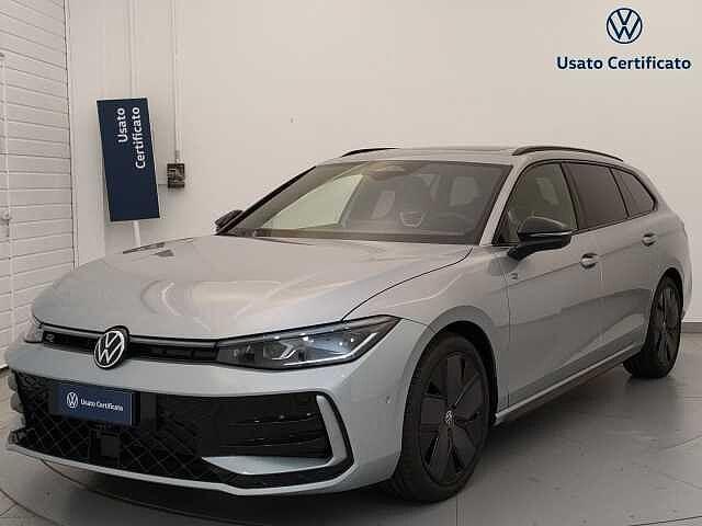 Volkswagen Passat 9ª serie 1.5 eTSI 150 CV ACT DSG R-Line