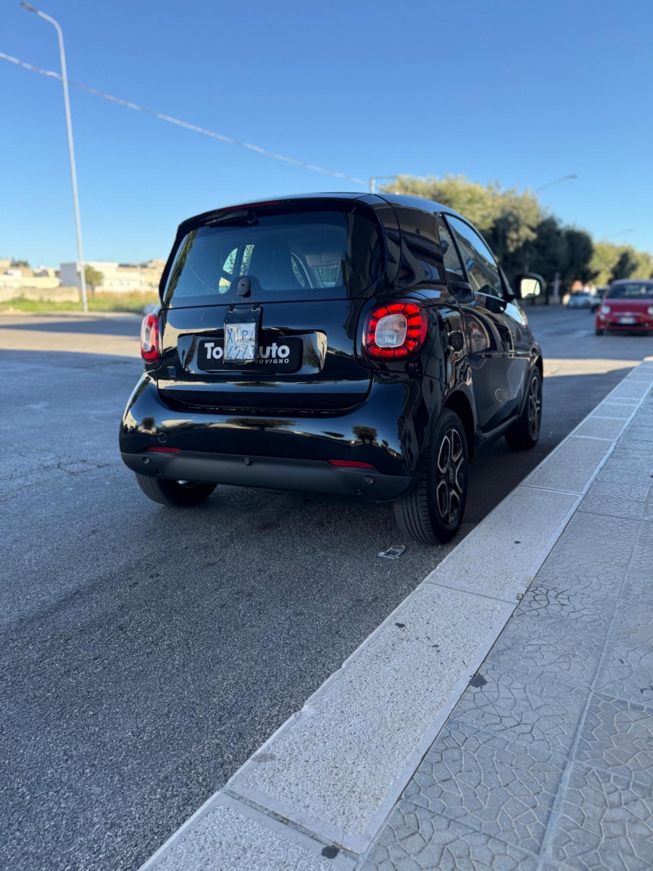 Smart ForTwo Prime TETTO PANORAMICO,INTERNI IN PELLE,TELECAMERA,NAVIGATORE.FULL LED,BLUETOOTH