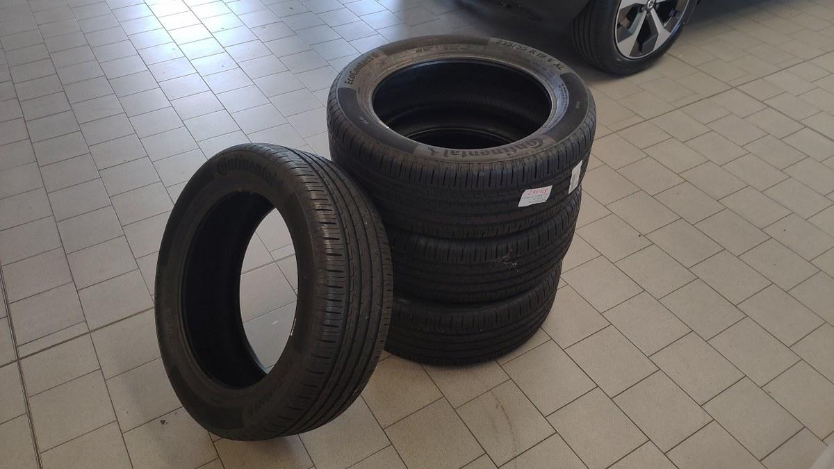 VOLVO Xc60 B4 Mild Hybrid (D) Automatico Plus Dark