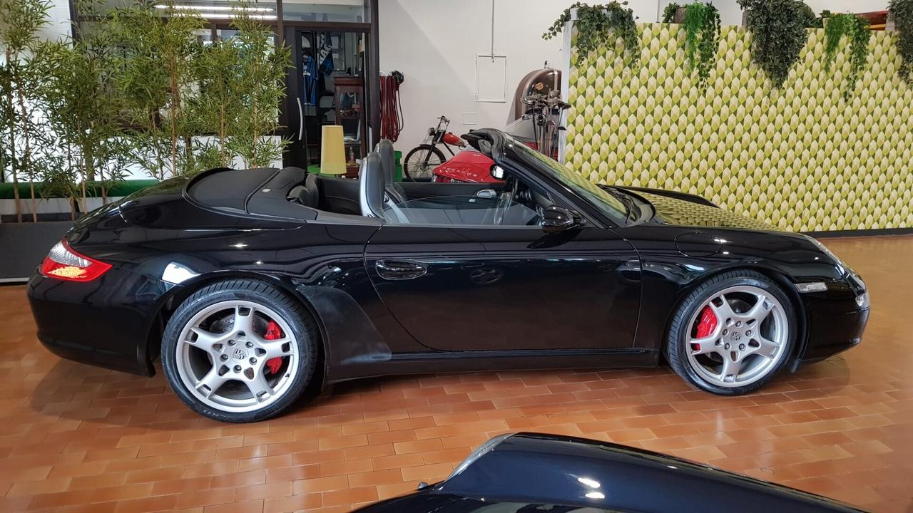 997 911 Porsche Carrera S Cabrio Book service 70000KM