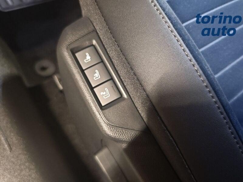 Lancia Ypsilon Ibrida Ibrida Edizione Cassina e-DCT