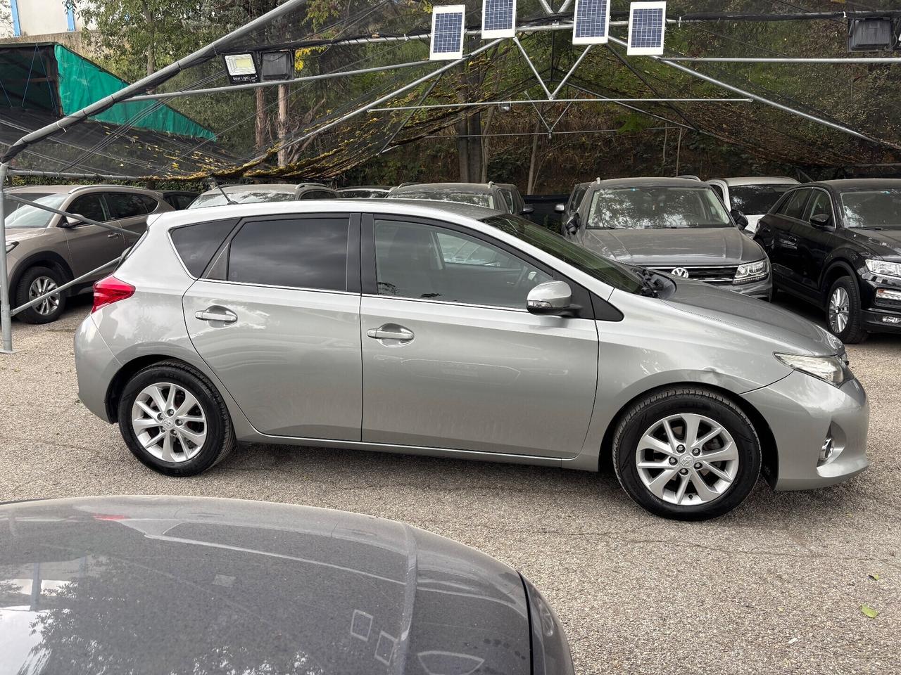 Toyota Auris 1.4 D-4D 5 porte ok neopatentati